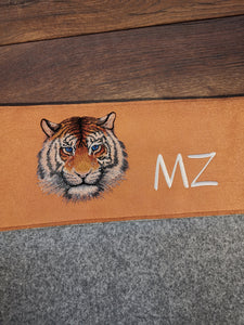 Laptoptasche mit Lederbesatz nach Wunschmaß mit Tiger und Name oder Monogramm